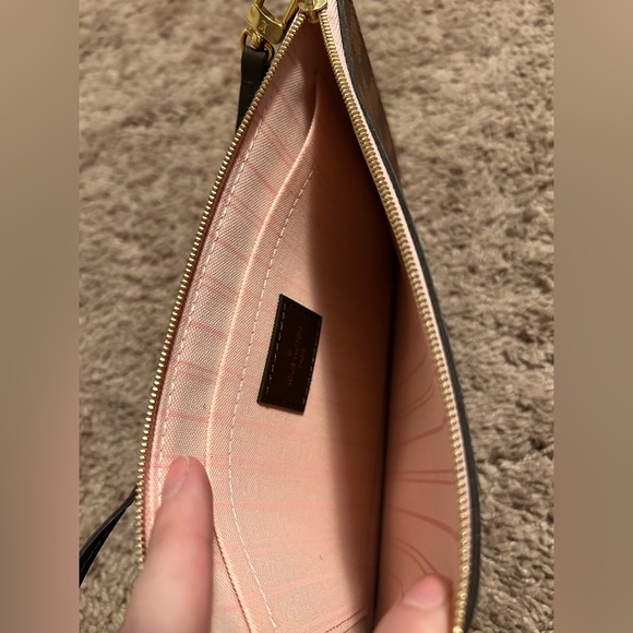 Authentic Louis Vuitton Damier Ebene Neverfull GM Pochette Wristlet - Picture 3 of 7